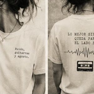Camiseta blanca Lado B con diseño frontal y trasero
